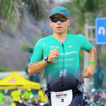 Martin Baeza running in Mauna apparel